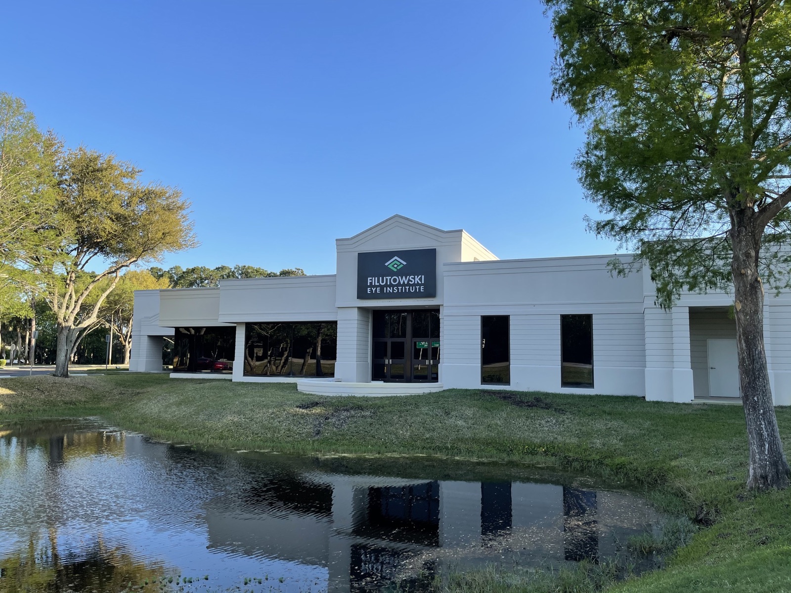 Filutowski Eye Institute Daytona Beach location exterior